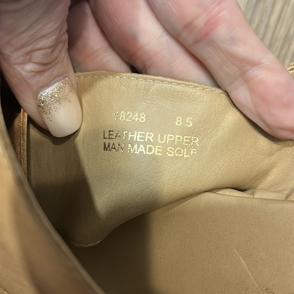 Sophia Milano Camel tan nude leather block open toe heels with adjustable strap - Picture 9 of 9